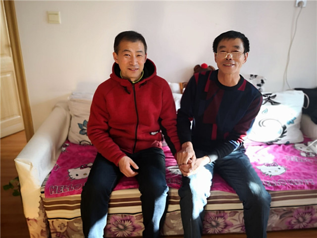 1551233223796518.jpg 学生家长对郭剑鸣老师表示感谢.jpg