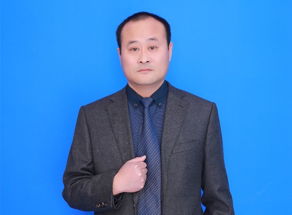 1546587821130808.jpg 王德超照片2.jpg