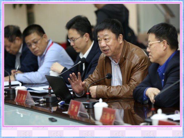 1548636342397871.jpg conew_3月30日,在2018中华职业教育社专家委员会会议上,院长曹勇安教授应邀作《产教融合 校企合作的切入点——课程建设》的发言。.jpg